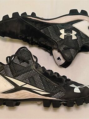 Under Armour Baseball Cleats Youth Size 5Y Black / EUC - no box